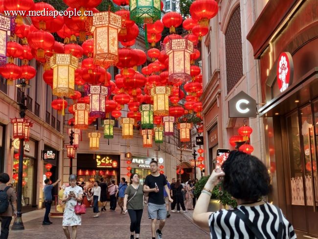 特写:感受国庆假期的香港温度